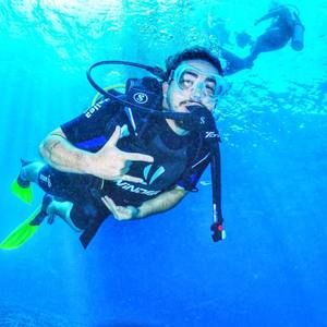 Meet your Posher, Adriano